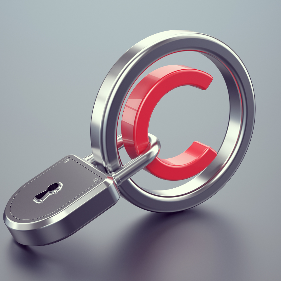 Symbolisches Bild für Urheberrechtsschutz – ein rotes Copyright-Zeichen, das von einem silbernen Vorhängeschloss umschlossen ist.