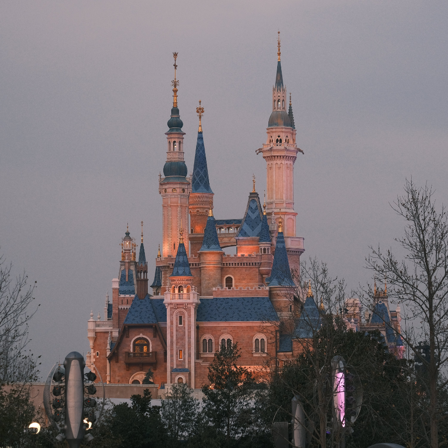 Disney investiert in OpenAI und treibt KI-Videos für Medien und Marketing voran